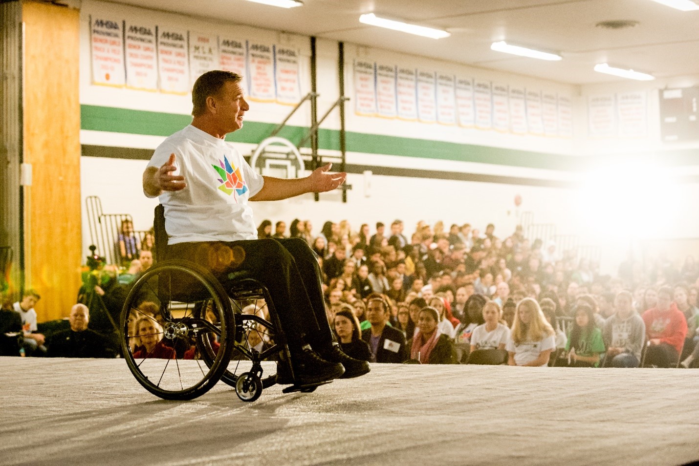 Rick Hansen speaks to studentsin Winnipeg, Manitoba